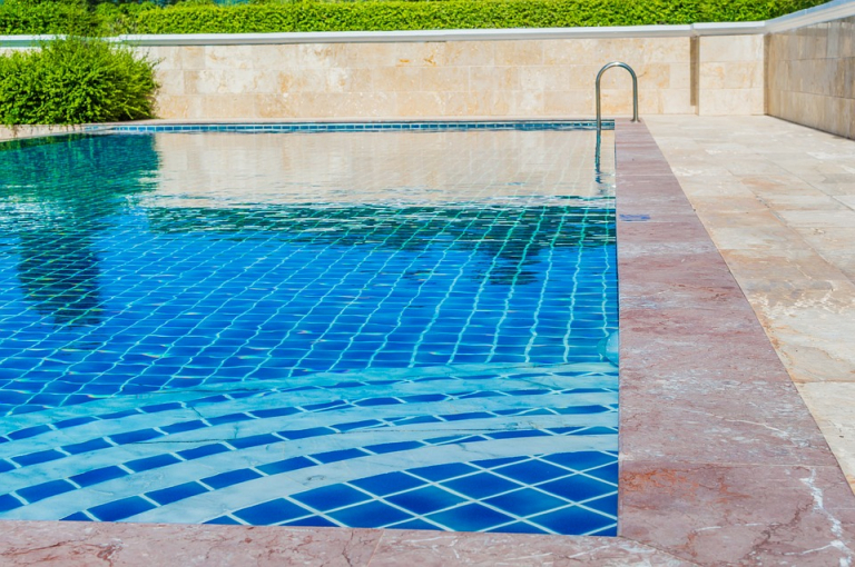 piscina antideslizante